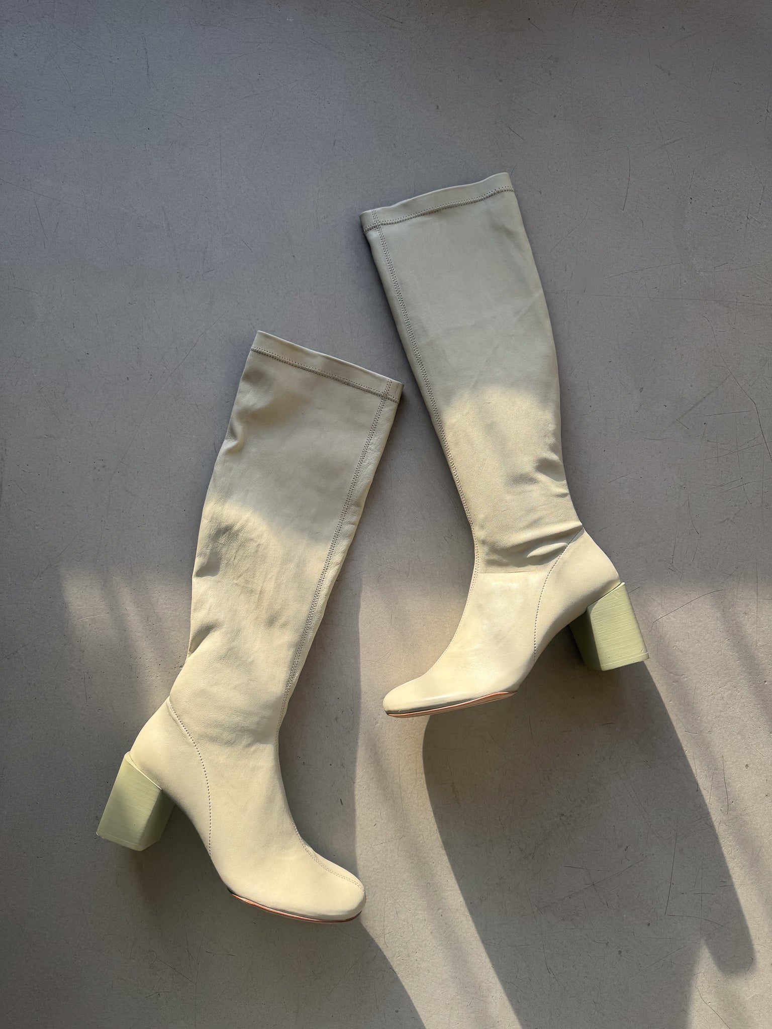 Vintage off white boots - Size 40