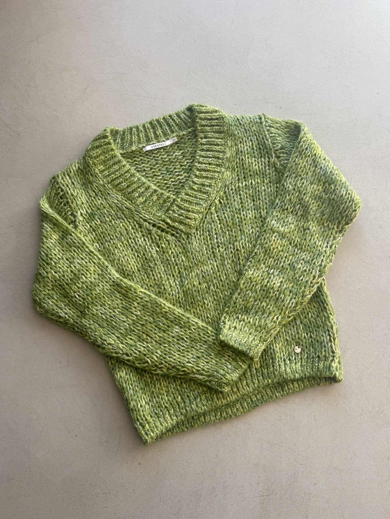 Xandres v-neck - Size M