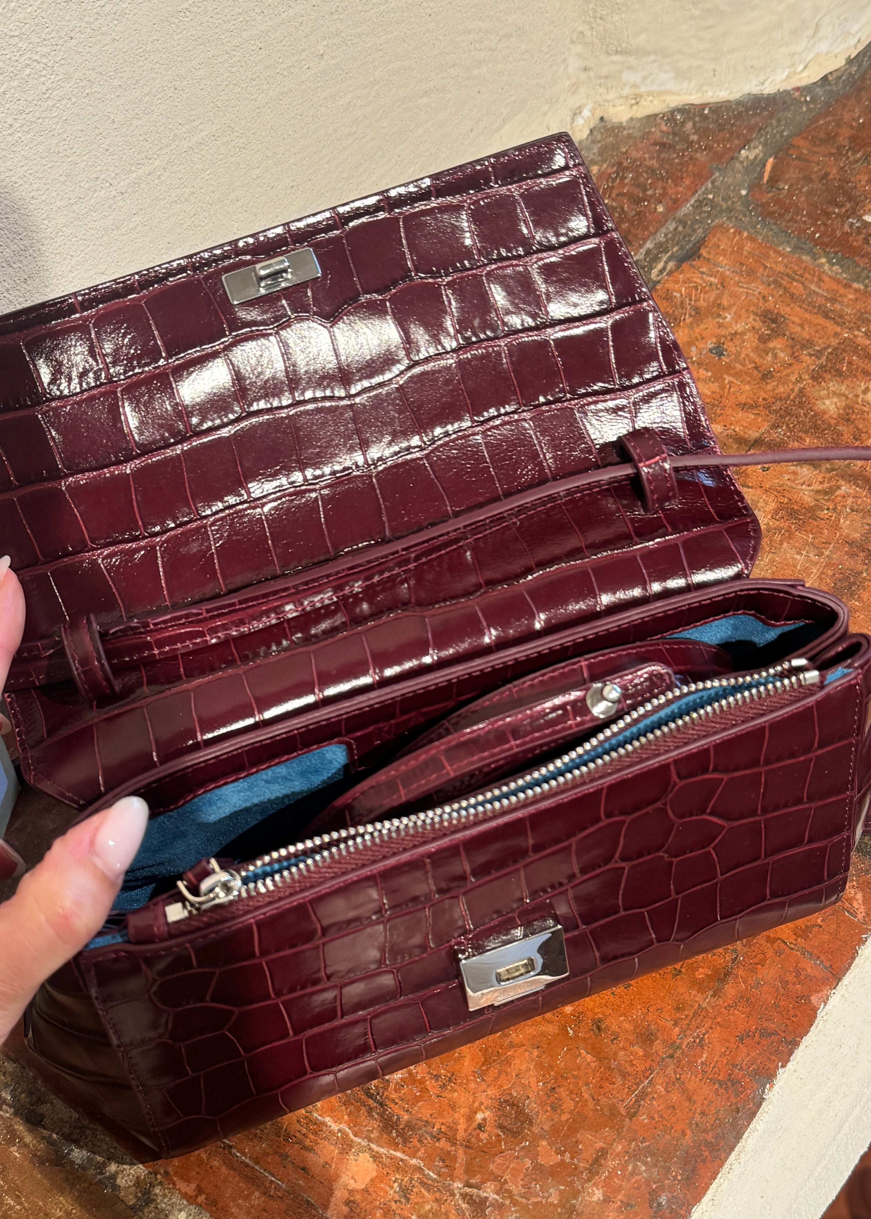 Kaai Ikon clutch