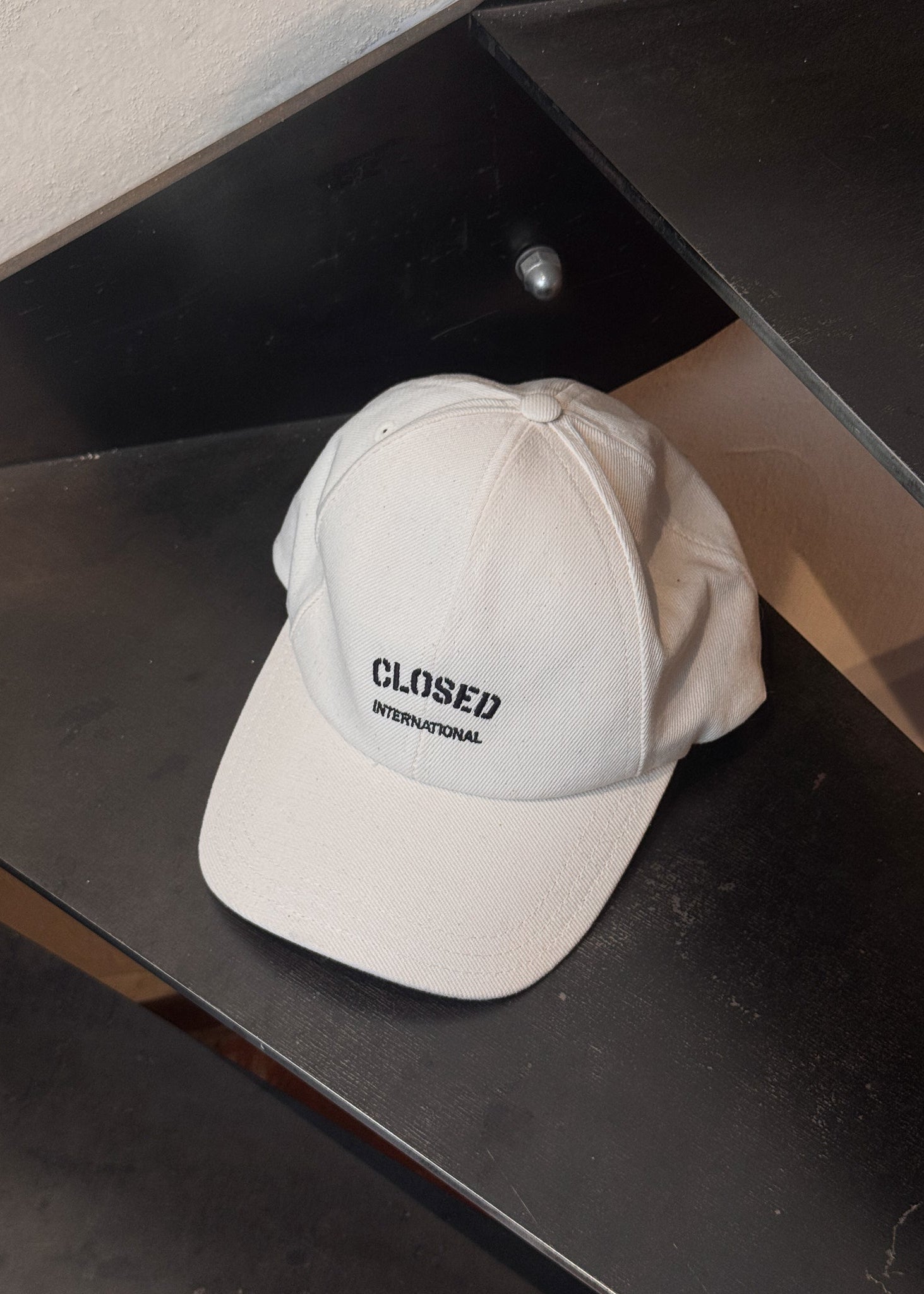 Closed cap