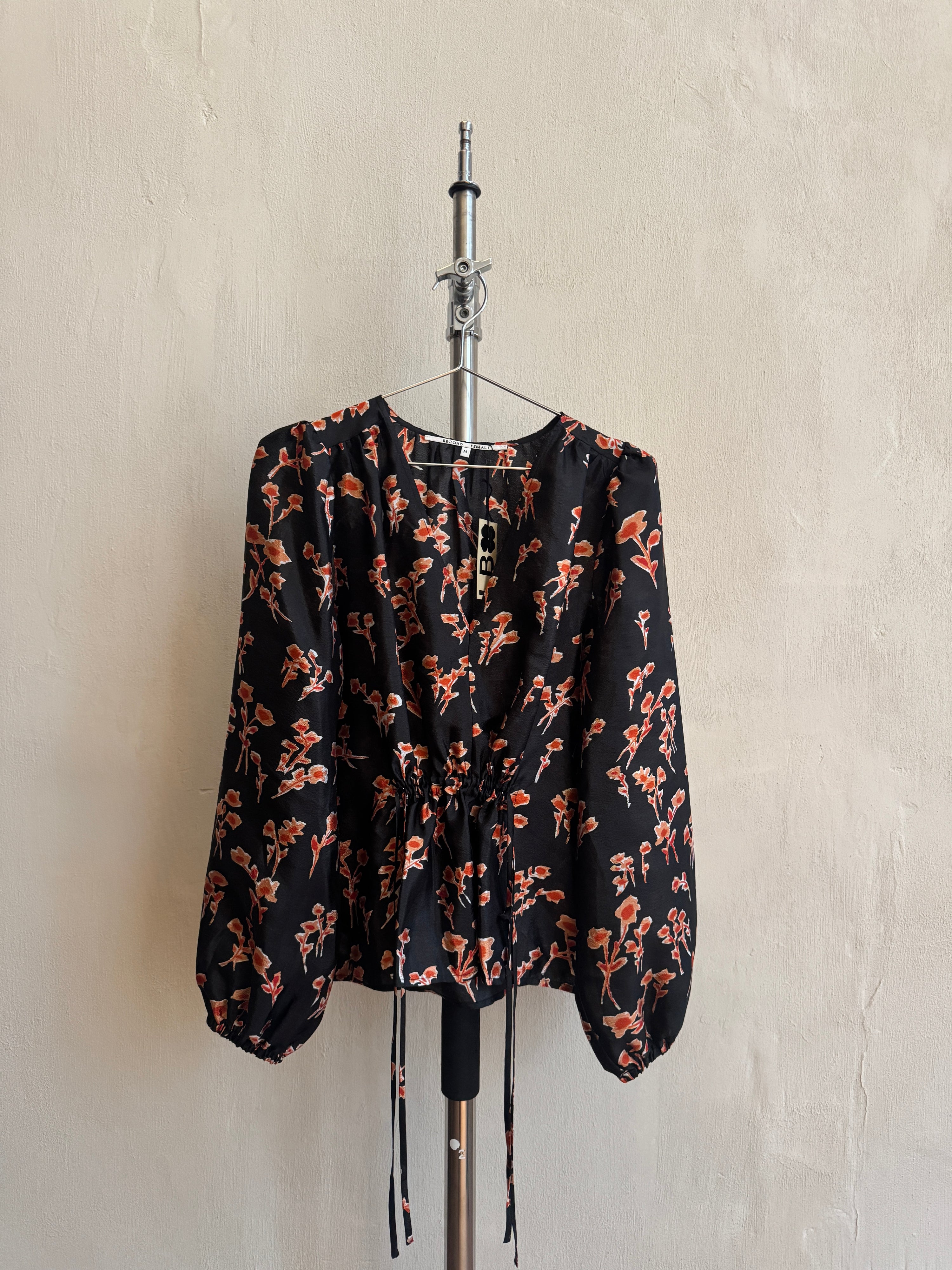 Second Female top - Size M